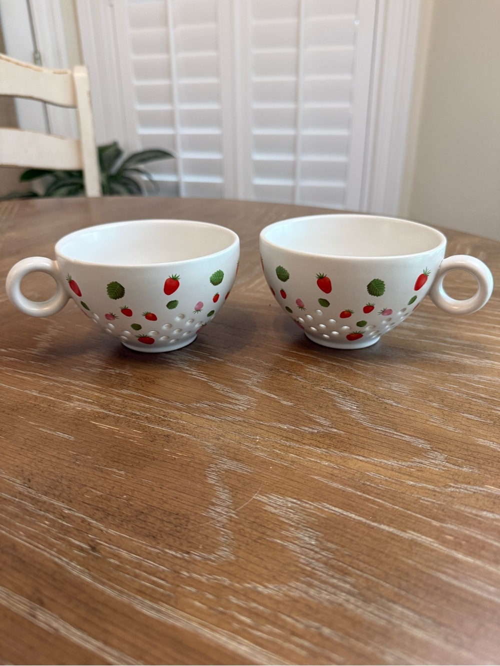Crofton Stoneware Berry Strainer Cups Colander Strawberry Pattern Mug Size